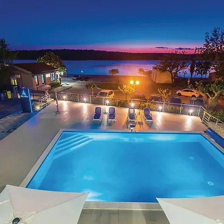 Gorgeous In Apartment