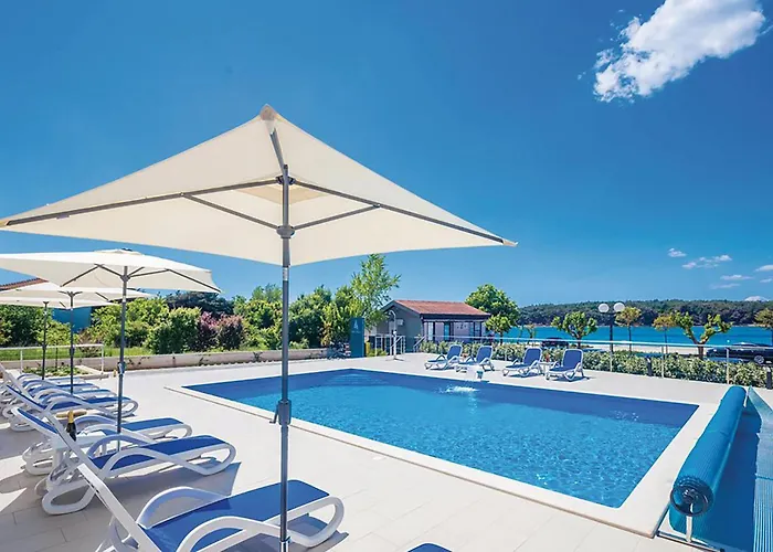 Apartment Gorgeous In Punat