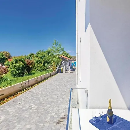 Gorgeous In With Wifi Apartmán Punat